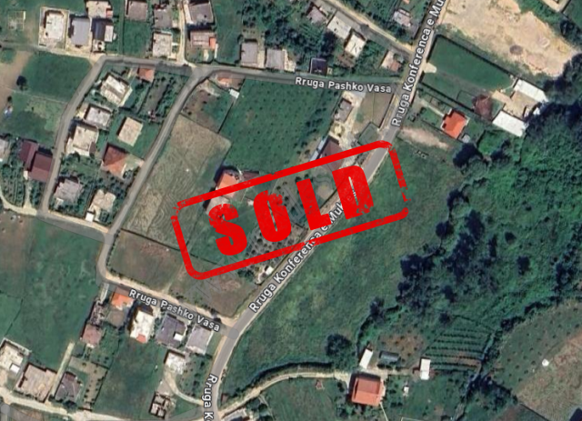 Land for sale near the Konferenca e Mukjes street in Babrru area, Tirana.
It has a surface of 500m2